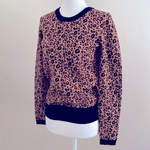 Tahari cheetah print knit sweater - Picture 2 of 6